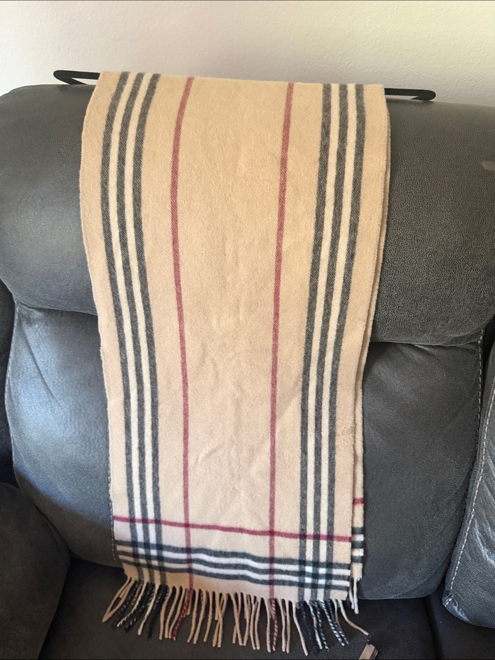 Burberry Nova Check Scarf 50% Cashmere 50% Wool Made in Scotland Beige Fringe